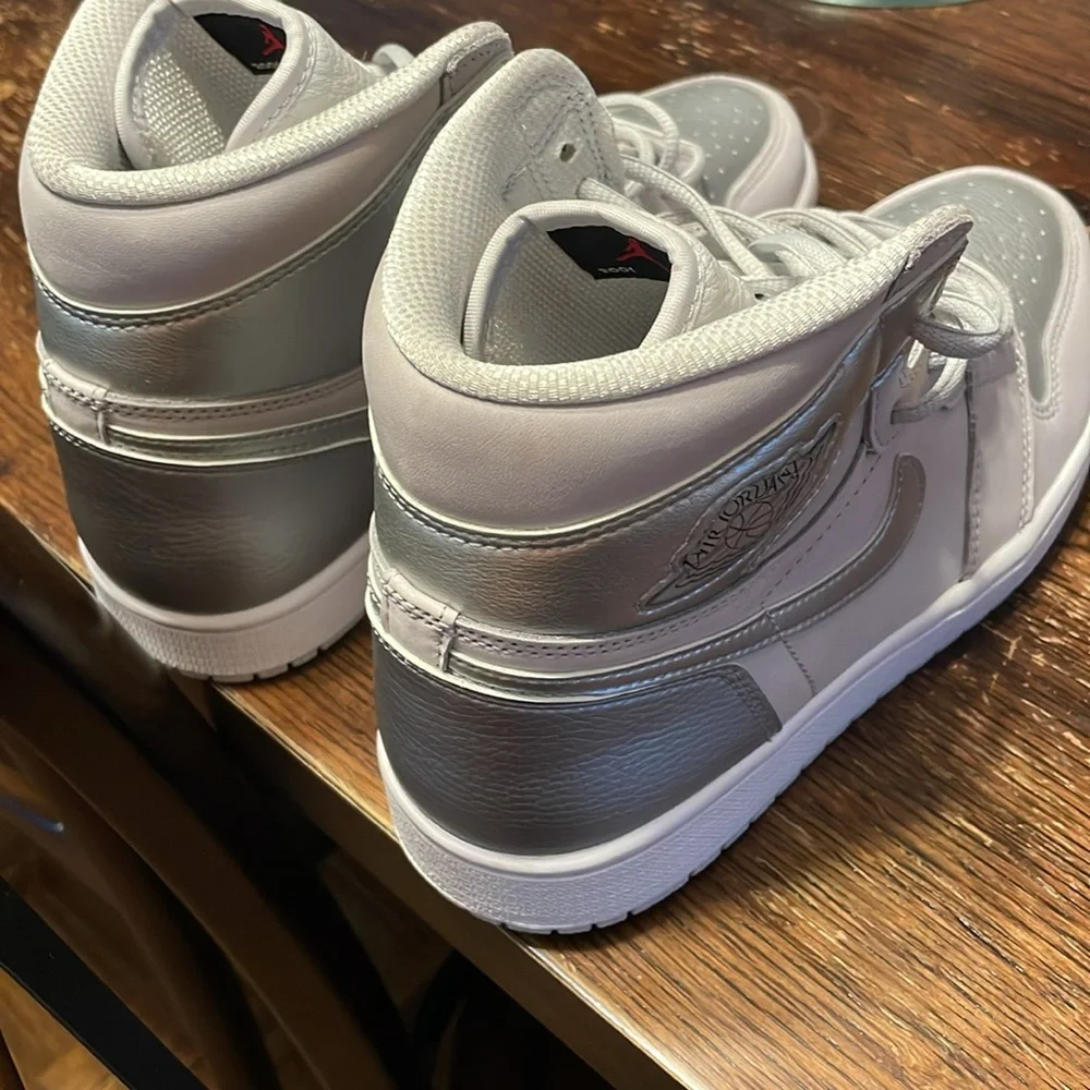 Jordan 1 - Picture 4 of 5